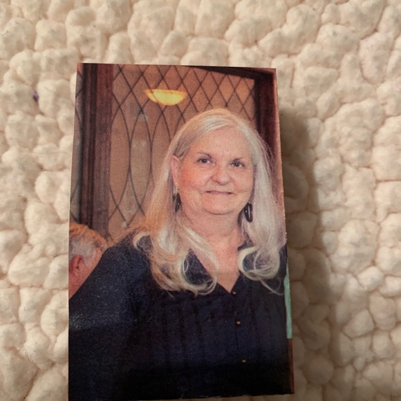 Meet your Posher, Pamela - Picture 2 of 2